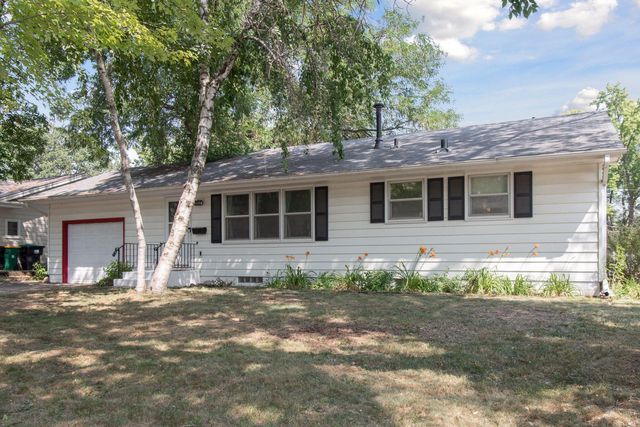 6916 35th Ave N, Crystal, MN 55427
