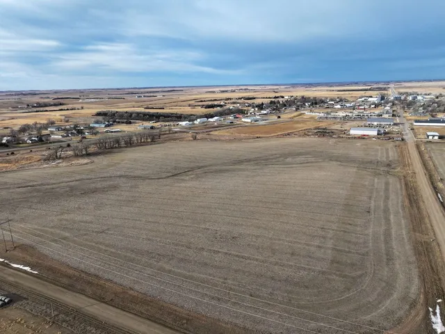 E  1st St, Gregory, SD 57533
