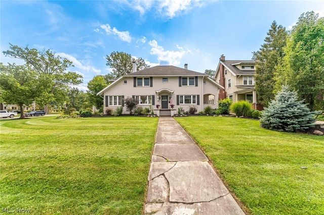 13955 Clifton Blvd, Lakewood, OH 44107