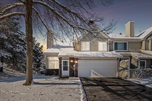 8793 Branson Dr, Inver Grove Heights, MN 55076