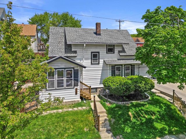 1114 East Manitoba STREET, Milwaukee, WI 53207