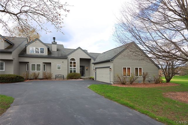 5227 Pointe East Dr, Jamesville, NY 13078