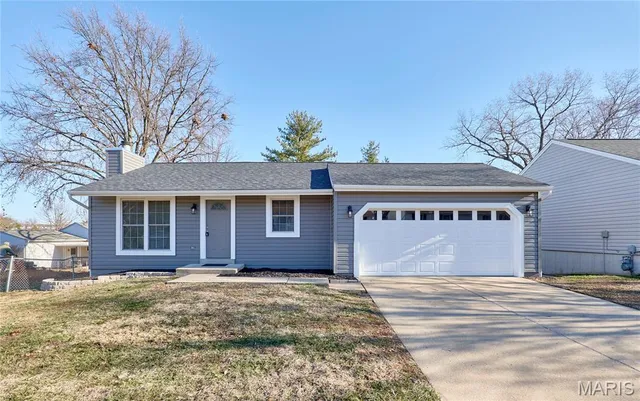 1708 Lynncove Ln, Saint Charles, MO 63303