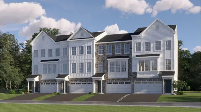 19 Ramble Way, Manalapan, NJ 07726
