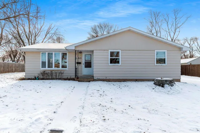 621 W  7th St, Kaukauna, WI 54130