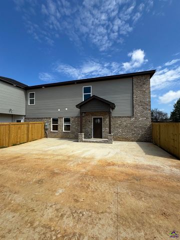 260 Beau Claire Cir, Byron, GA 31008
