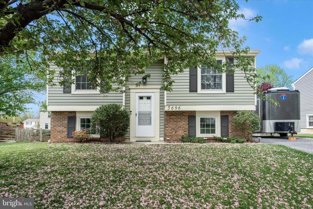 5696 Pebble Dr, Frederick, MD 21703