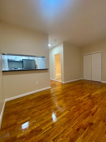 Dirección no revelada, Long Beach, NY 11561