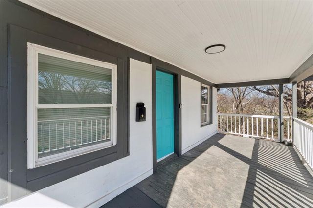 5822 Agnes Ave, Kansas City, MO 64130