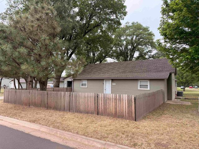 406 W  Burns Ave, Norwich, KS 67118