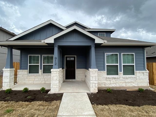 912 Main St, Hutto, TX 78634