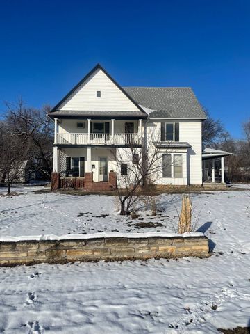 303 N  Spear St, Glasco, KS 67445