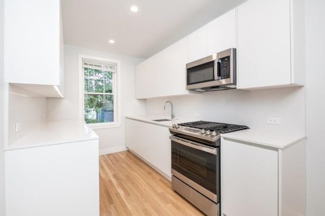 19A Forest St   #32, Cambridge, MA 02140