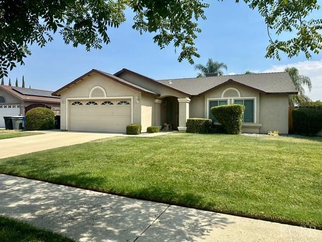 744 Balboa Ave, Lemoore, CA 93245