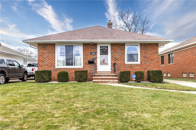 5648 Cumberland Dr, Garfield Heights, OH 44125