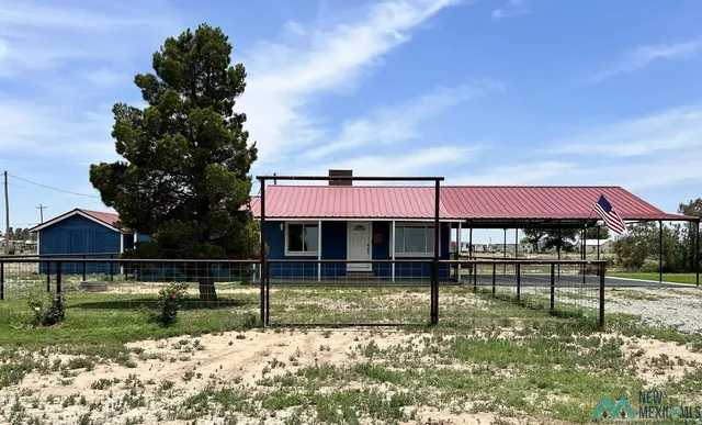 75 Smokey Trail Cir, Artesia, NM 88210