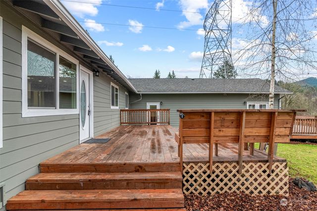 902 Clydesdale Lane, Kelso, WA 98626