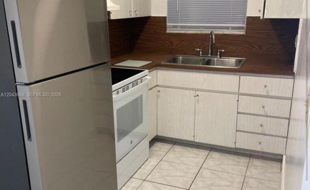 400 SE 9th Ct #9, Hallandale, FL 33009
