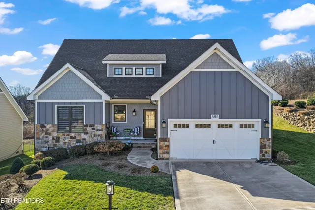 555 Simmons View Dr, Seymour, TN 37865