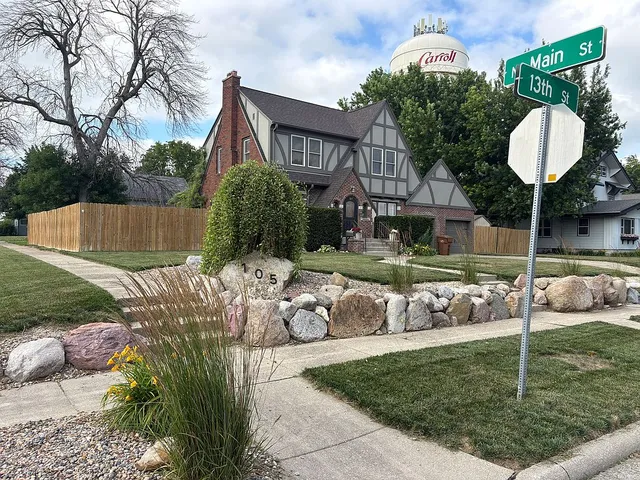 105 E  13th St, Carroll, IA 51401