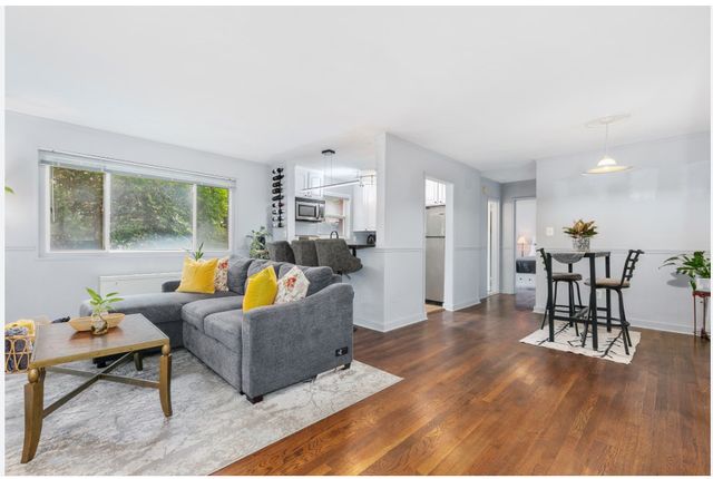 116 Lee Ave #204, Takoma Park, MD 20912