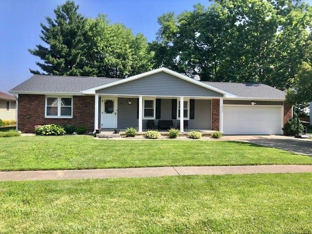 1213 Collins Dr, Effingham, IL 62401