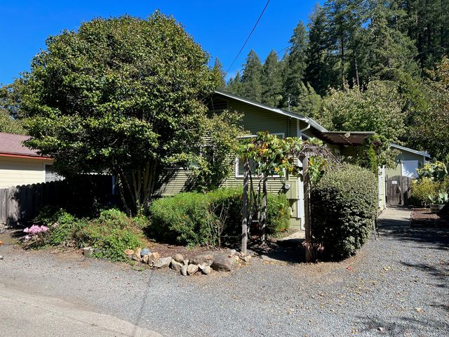 17541 Orchard Ave, Guerneville, CA 95446