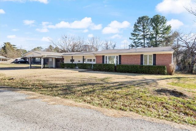 1306 W  Pecan St, Rogers, AR 72758