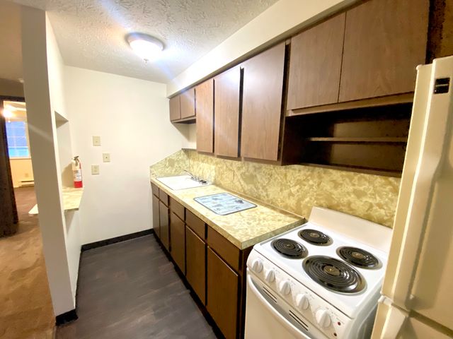 1807 Ferndale Rd NW #6, Canton, OH 44709
