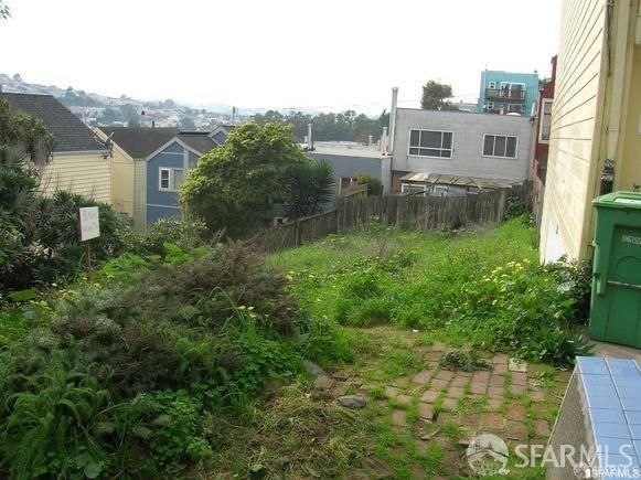 881 Moultrie St, San Francisco, CA 94110