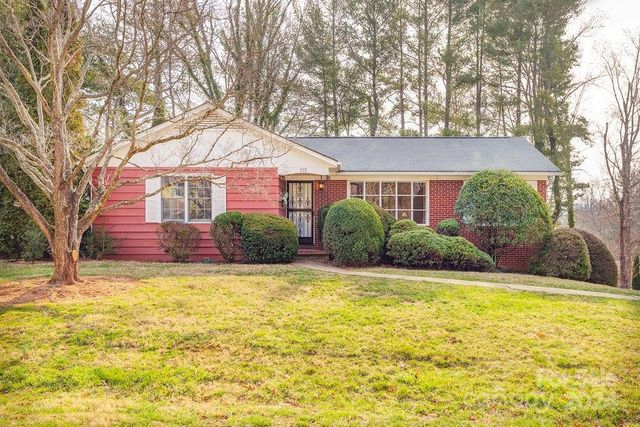 215 Old Haw Creek Rd, Asheville, NC 28805