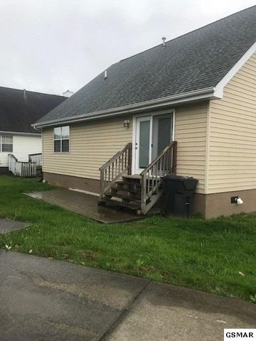 313 Creekwalk Blvd, Pigeon Forge, TN 37863