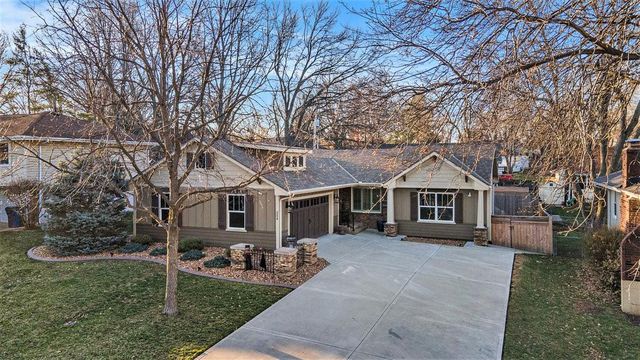 508 NW Manor Dr, Blue Springs, MO 64014