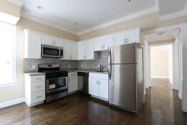 10 Brinton St, Roxbury, MA 02119