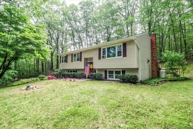 68 Connelly Road, New Milford, CT 06776