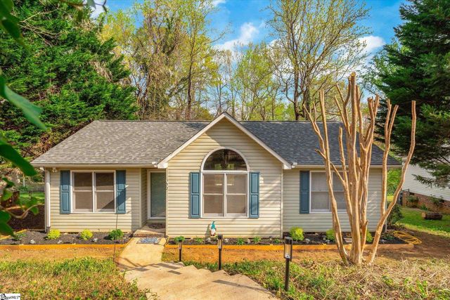 12 Miracle Dr, Greenville, SC 29605