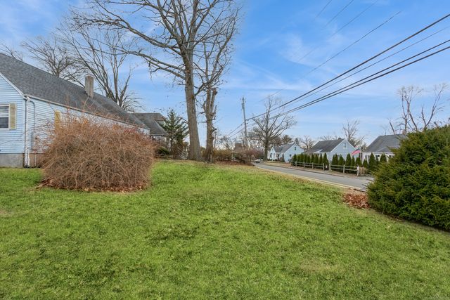 2 Finley Street, Norwalk, CT 06850