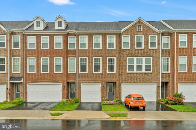 42248 Lancaster Woods Sq, Chantilly, VA 20152