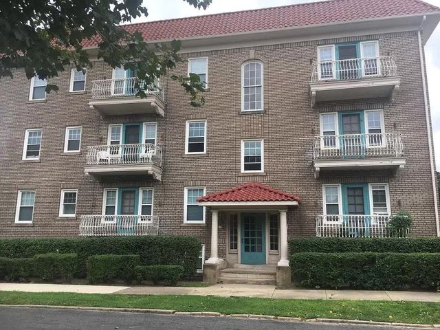 1615 Ridgefield Rd   #4, Cleveland, OH 44118
