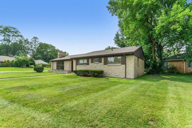 605 Cherry Tree Ln, South Bend, IN 46617