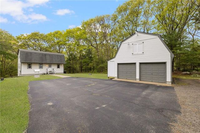 637 Read School House Rd, Coventry, RI 02816