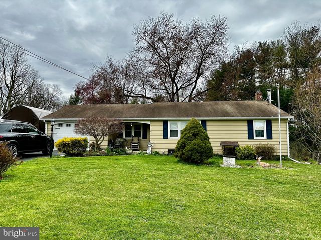 3781 Blue Hill Rd, Hanover, PA 17331