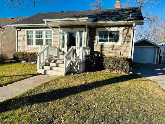 1826 W  4th St, Hastings, NE 68901