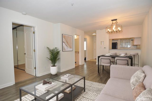 1124 Eddy St #A, San Francisco, CA 94109