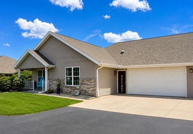 756 Brown School Rd #D, Evansville, WI 53536