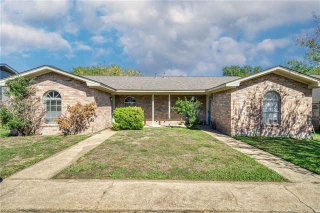 1517 Hillside Dr, College Station, TX 77845