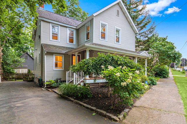 64 2nd St, Saratoga Springs, NY 12866