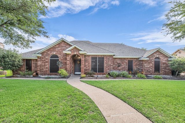 1304 Darbyton Dr, Hewitt, TX 76643