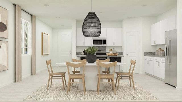 17596 Crabtree Mdws, Hesperia, CA 92345
