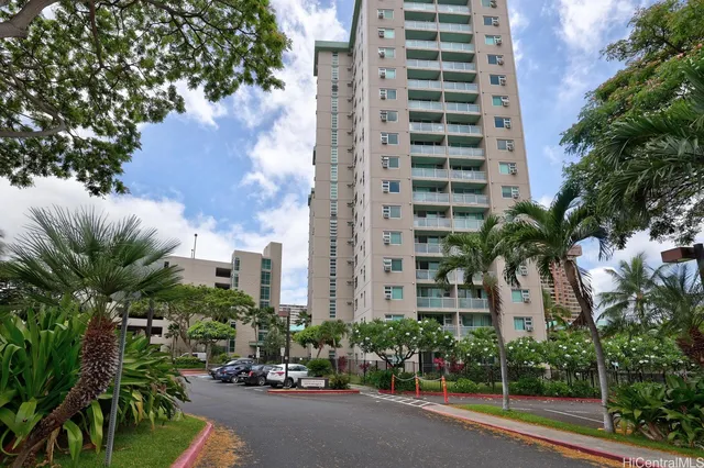 3009 Ala Makahala Pl #214, Honolulu, HI 96818